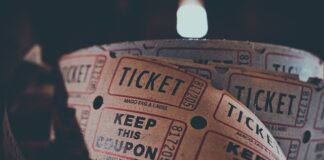 Jak nazywa się wstęp do książki?