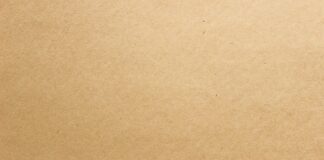 Od czego żółkną kartki?